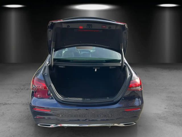 Mercedes-Benz E 300 AMG Line Sedan