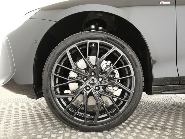 Audi A6 Avant Quattro S-Tronic