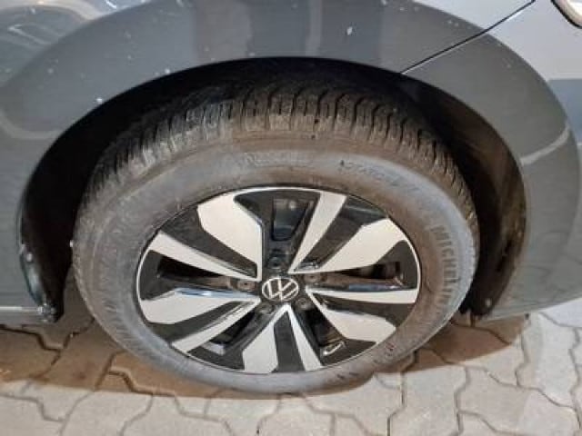 Volkswagen Golf 1.5 eTSI DSG