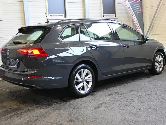 Volkswagen Golf Life Variant