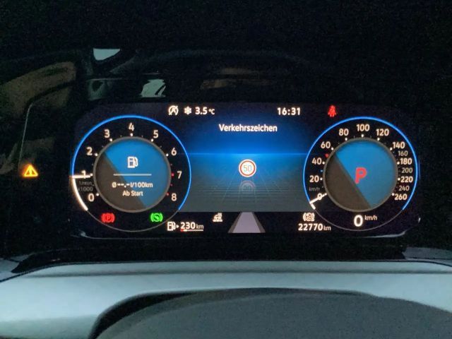 Volkswagen Golf 1.5 TSI DSG Life Variant