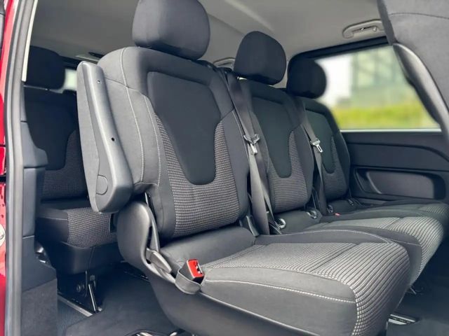 Mercedes-Benz V 220 4MATIC V 220 d