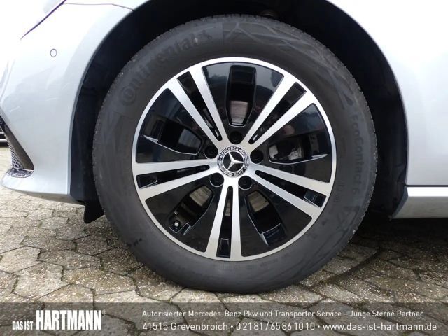 Mercedes-Benz E 220 AVANTGARDE E 220 d Estate