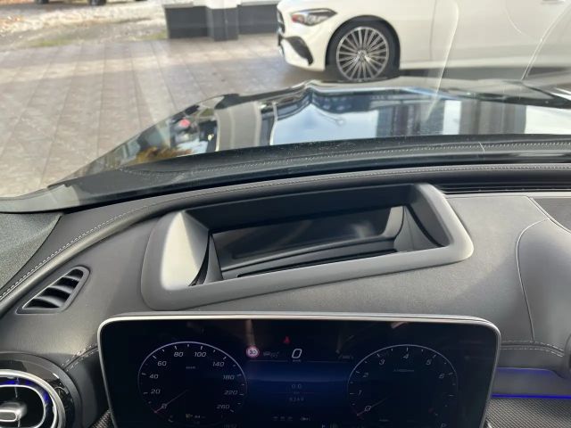 Mercedes-Benz C 180 AMG Line Sedan