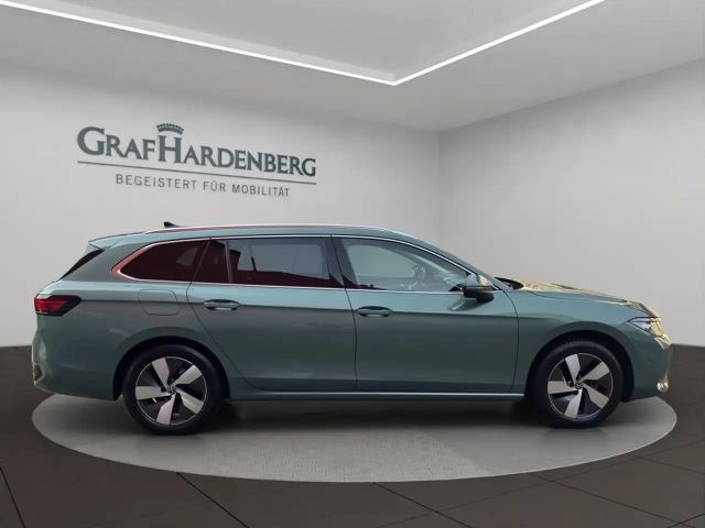 Volkswagen Passat 1.5 eTSI Business DSG Variant