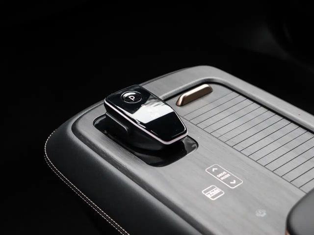 Nissan Ariya 63kWh Advance Pack Navi CCS AVM LED