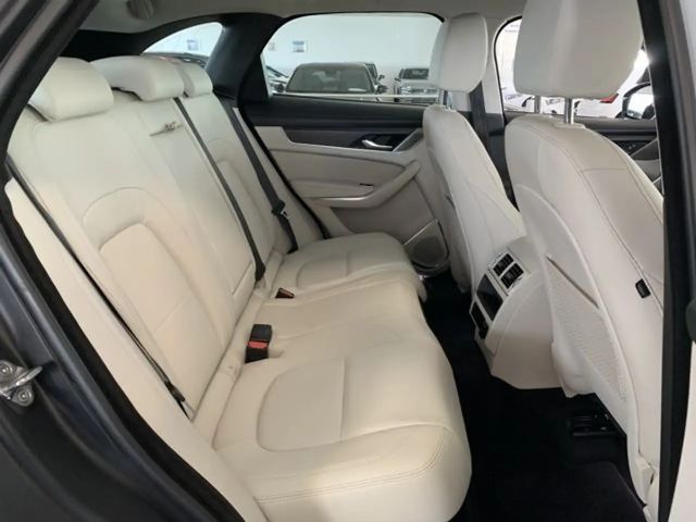 Jaguar F-Pace AWD