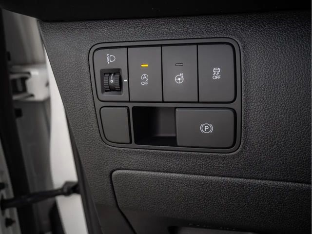 Hyundai Staria Signature