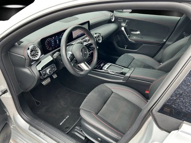 Mercedes-Benz CLA 180 AMG Line Coupé