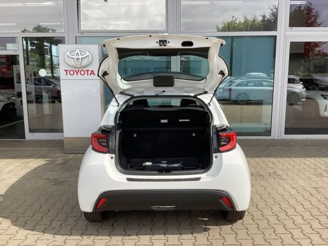 Toyota Yaris Hatchback Hybride VVT-i