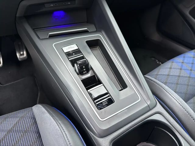 Volkswagen Golf R / R-Performance- Akrapovic /Black/Matrix