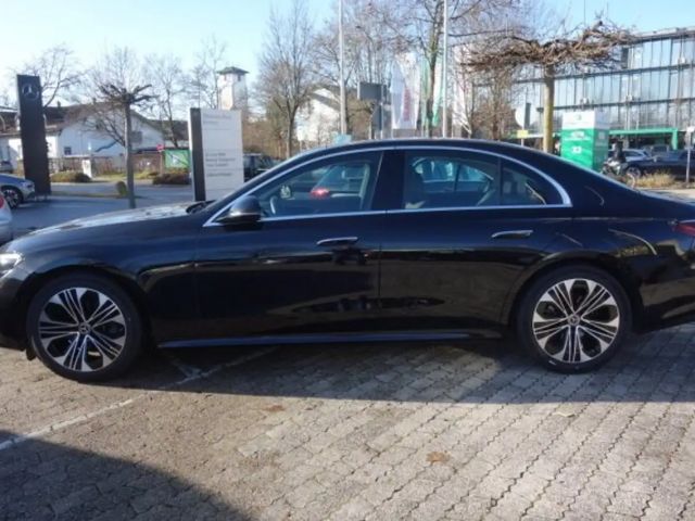 Mercedes-Benz E 220 AVANTGARDE E 220 d Sedan