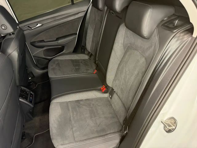 Volkswagen Golf 1.5 eTSI DSG Style