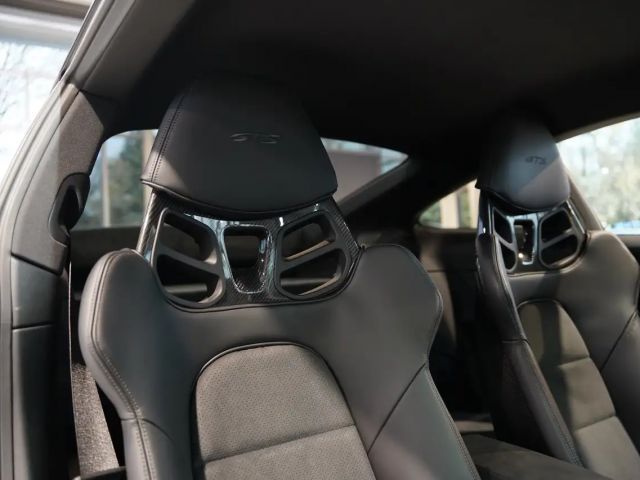 Porsche 911 Carrera Coupé GTS