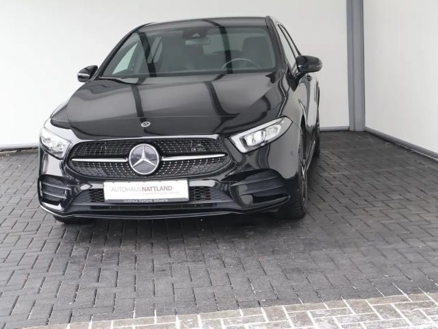 Mercedes-Benz A 250 A 250 e AMG Line