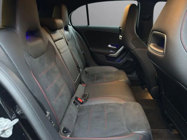 Mercedes-Benz A 220 4MATIC AMG Line