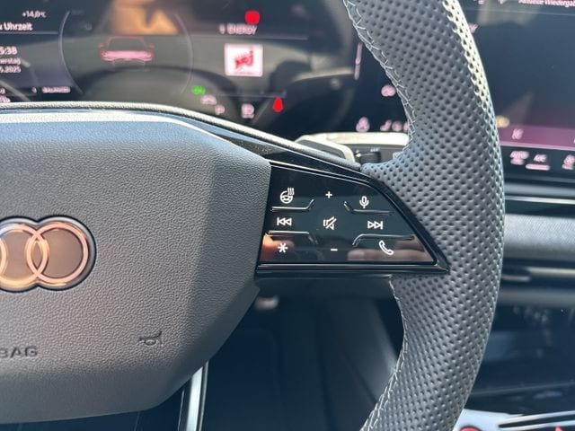 Audi A6 Avant Quattro S-Tronic