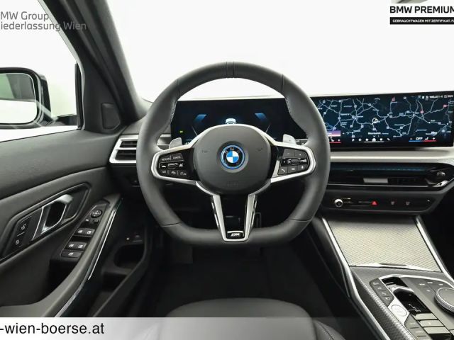 BMW 330 330e xDrive