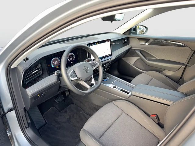 Volkswagen Passat 1.5 eTSI Business Variant