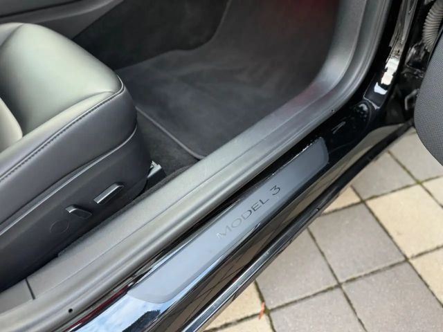 Tesla Model 3 AWD Performance