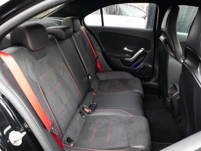 Mercedes-Benz A 35 AMG 4MATIC AMG Line