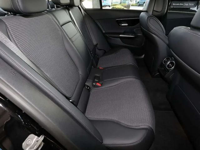 Mercedes-Benz C 180 Sedan