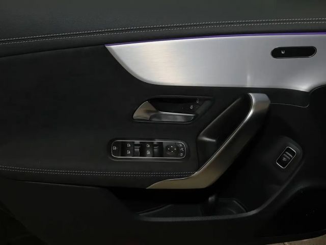 Mercedes-Benz CLA 200 AMG Line