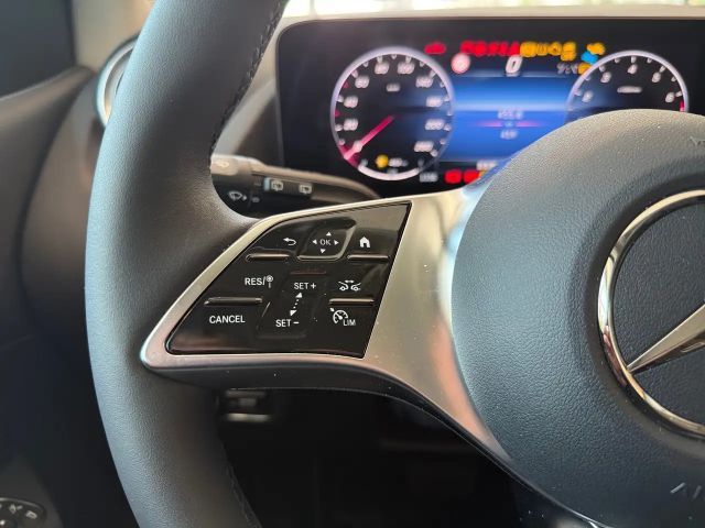 Mercedes-Benz B 180 Sedan