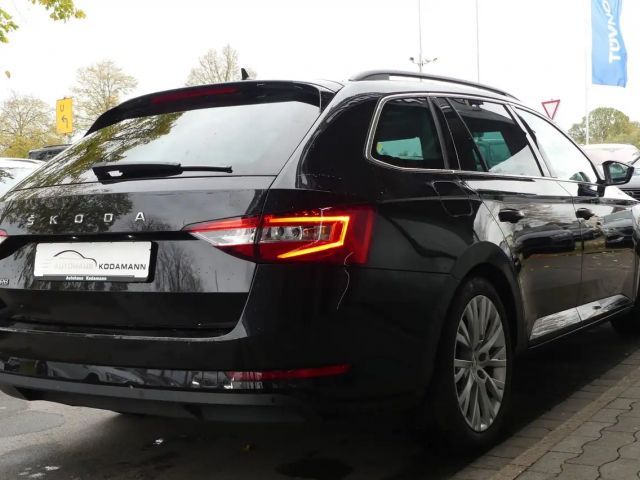 Skoda Superb *Memory Sitz*Vollleder*Panoramadach*AHK*
