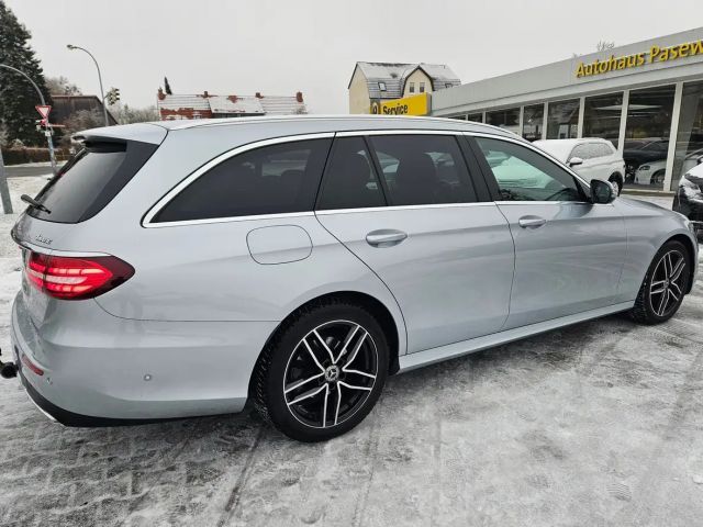 Mercedes-Benz E 300 4MATIC AMG Line E 300 d
