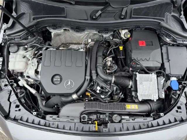 Mercedes-Benz B 180 Progressive Sedan