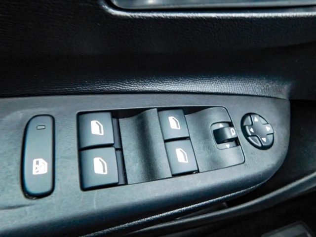 Opel Corsa F 1,2 2x Kamera Sitz&Lenkrad Hzg. Ganzjahresreifen