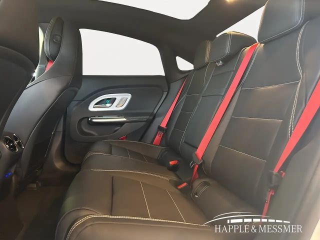 Mercedes-Benz CLA 350 4MATIC AMG Line