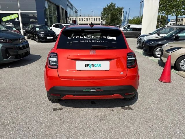 Fiat 600e La Prima