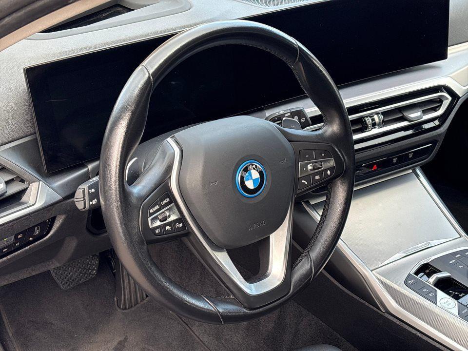 BMW 330 330e Touring xDrive