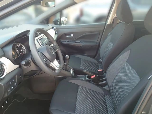 Nissan Micra 1,0 Kiiro / Sitzheizung & Navi