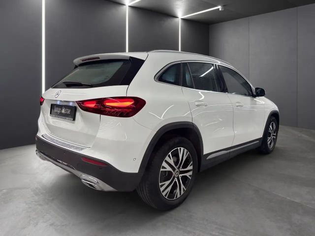 Mercedes-Benz GLA 180 Progressive