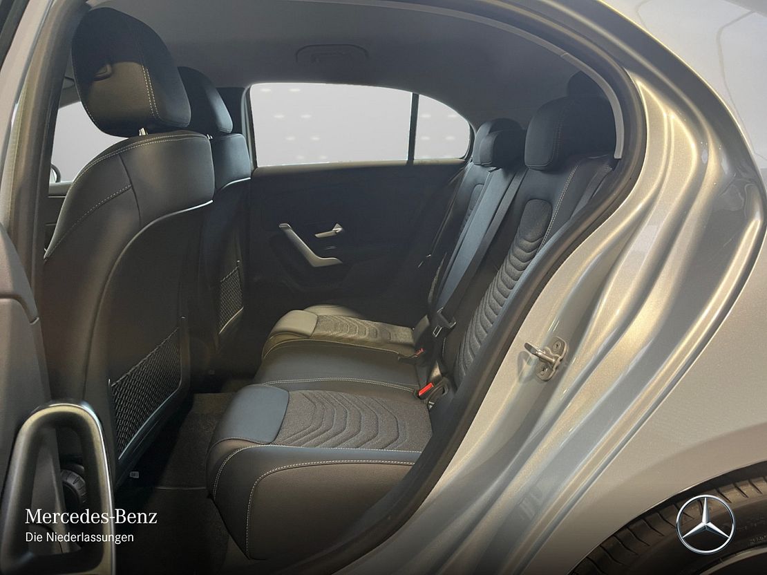 Mercedes-Benz A 180 A 180 d