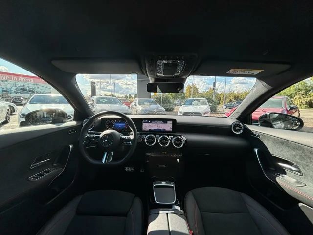 Mercedes-Benz A 220 4MATIC AMG Line