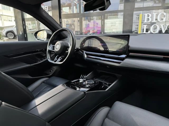 BMW 520 520d M-Sport Sedan xDrive