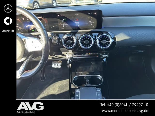 Mercedes-Benz A 250 A 250 e AMG Line