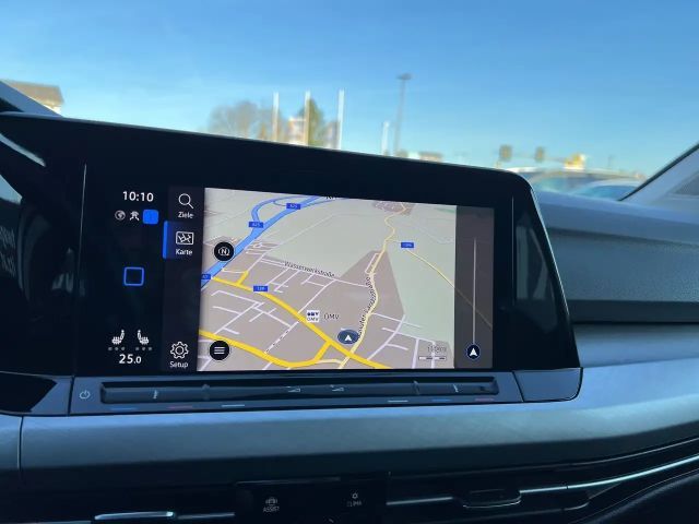 Volkswagen Golf Life Variant