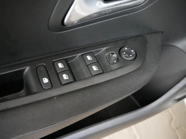 Peugeot 208 Active Pack