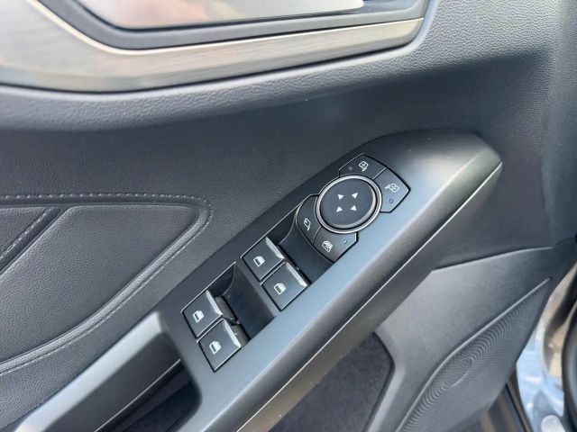 Ford Focus Titanium Wagon