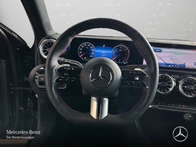 Mercedes-Benz A 220 A 220 d AMG Line