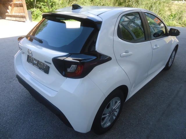 Mazda 2 2 Hybrid  Centre-Line