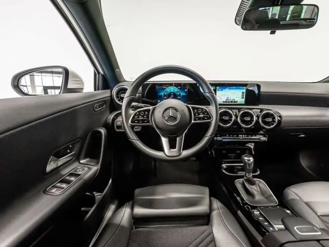 Mercedes-Benz A 180 A 180 d Style