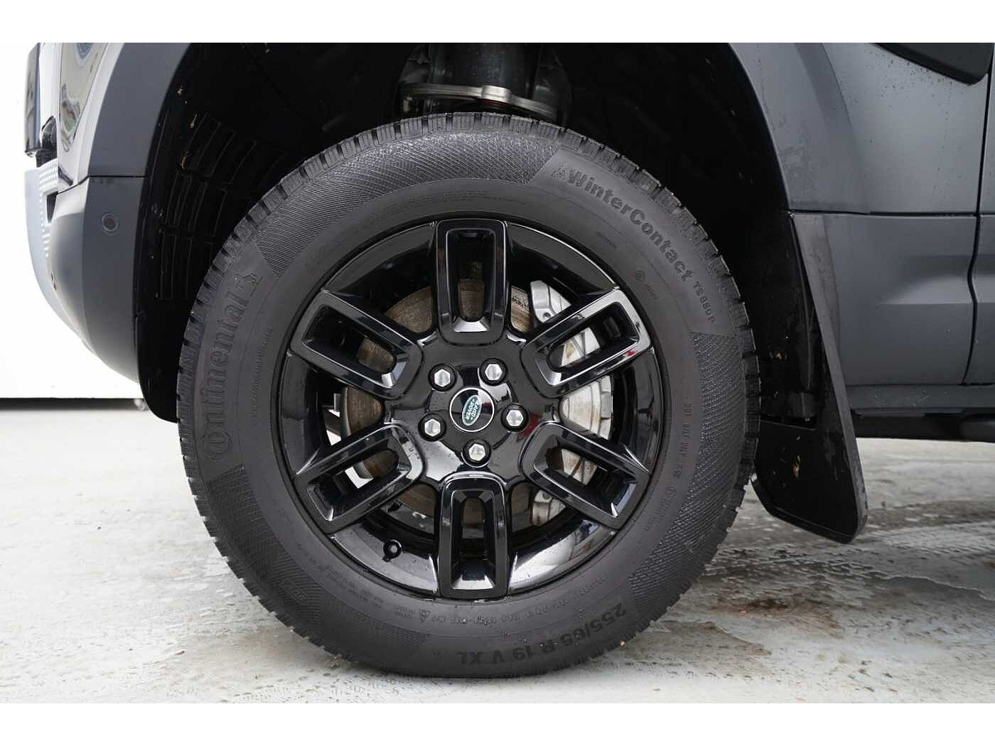 Land Rover Defender 110 SE