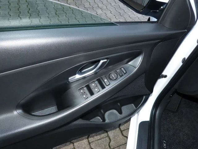 Hyundai i30 cw KLIMAAUT. APPLE SHZ LHZ KAMERA ALU