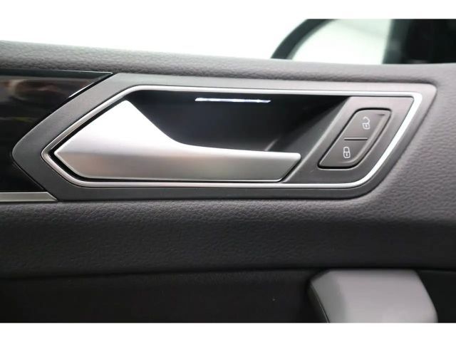 Volkswagen Touran 1.5 TSI DSG R-Line